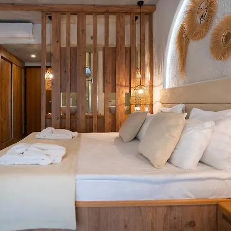 Ośrodek wypoczynkowy Flora Garden - Couples Concept - Adults Over 16 Only 5*