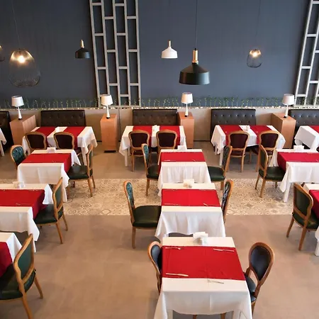 Ośrodek wypoczynkowy Flora Garden - Couples Concept - Adults Over 16 Only 5*