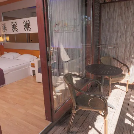 Flora Garden - Adults Only 16 - Couples Concept 度假村 Kızılot